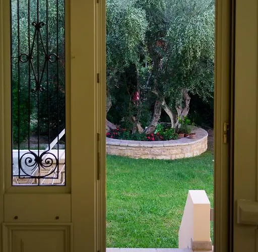 Дом отдыха Dh Epavlis *